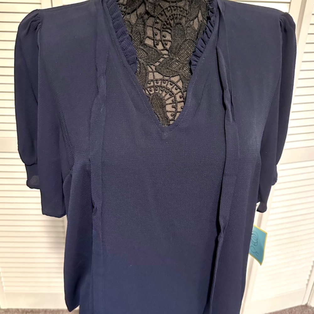 CeCe short sleeve tie front shirt